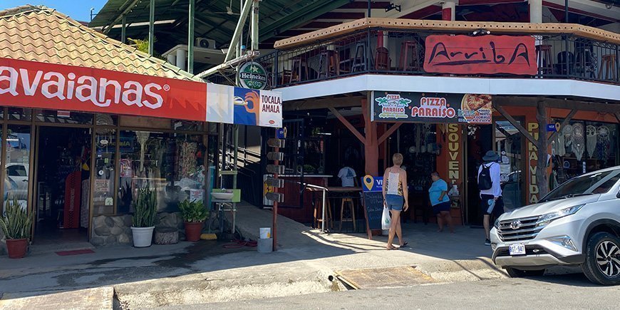 På shopping i Samara i Costa Rica