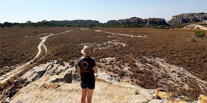 Vores product manager på Afrika, Winnie, i Isalo Nationalpark i Madagaskar