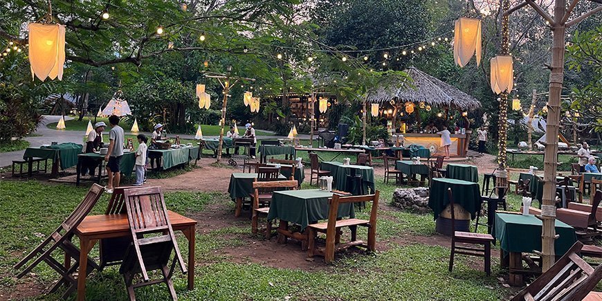 Fint område, hvor vi spiste aftensmad under laterner