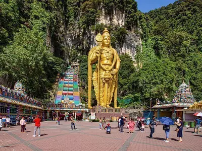 Batu Caves uden for Kuala Lumpur, Malaysias hovedstad